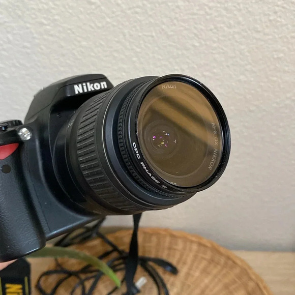 Nikon D40 SLR Digital Camera Kit with 18-55mm Lens *USED* - Picture 6 of 7